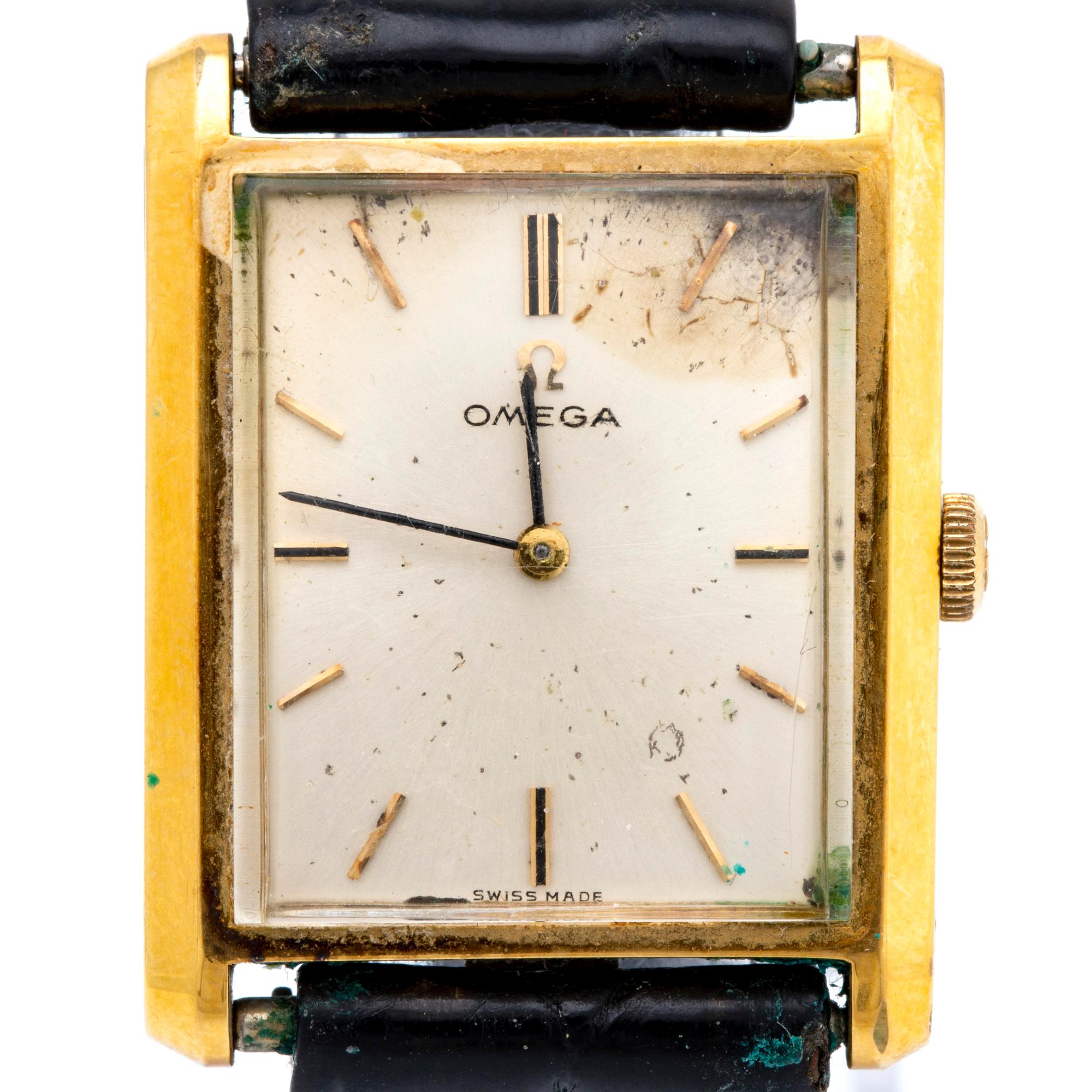 Omega, armbandsur ca 25 x 28 mm.