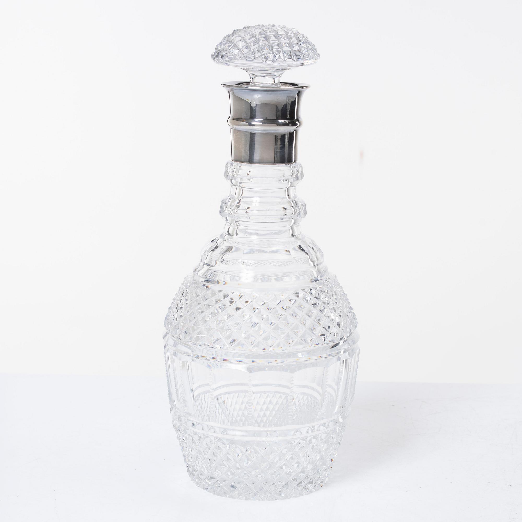 Karaffer med propp, ett par, glas, England/Irland 1800-tal med senare silverskoning.