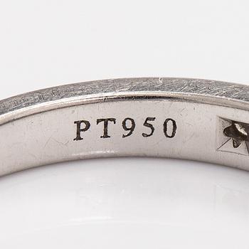 Tiffany & Co, sormus, "Tiffany Setting", platinaa ja briljanttihiottuja timantteja.