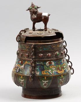 LOCKURNA, metall, emalj, 1900-tal.