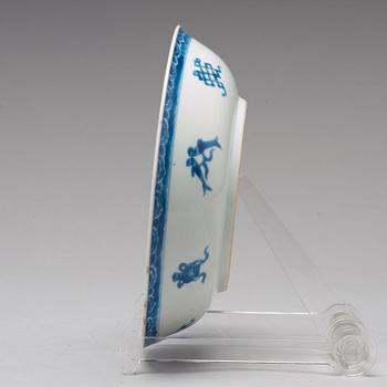 SKÅL, porslin. Qingdynastin, Kangxi (1662-1722).