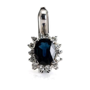 Pendant, 18K white gold with sapphire and diamonds.
