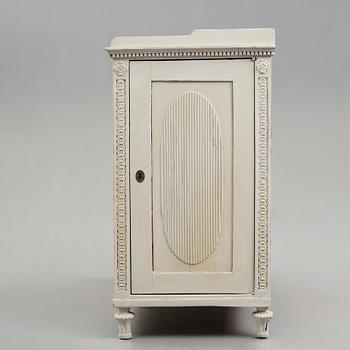 A Gustavian cupboard.