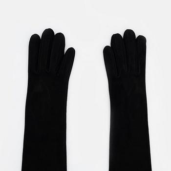 Yves Saint Laurent, a pair of long suede gloves, size 6.