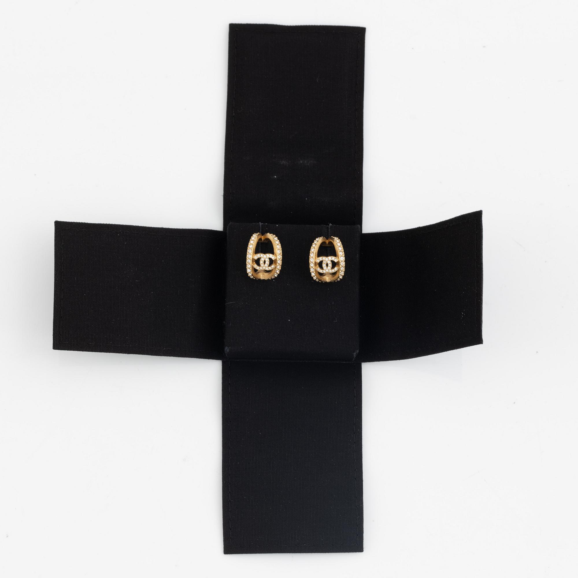 Chanel, a pair of earrings, 2022.