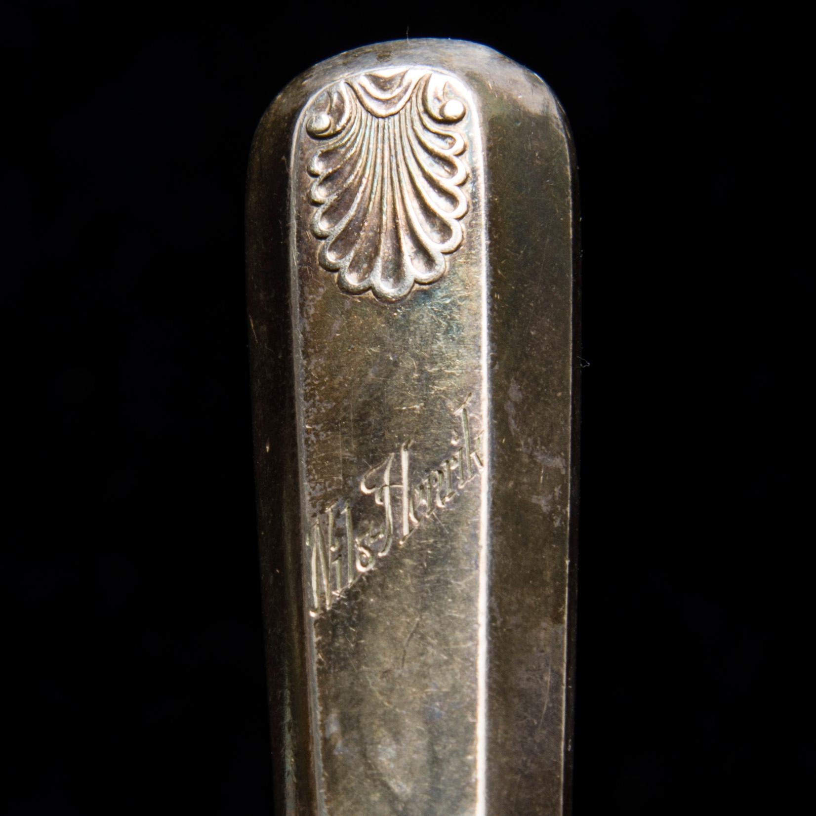 BESTICK, 62 delar, silver, "Mussla", Kultakeskus, Tavastehus, 1950-tal. Totalvikt utan knivar 1378,6 g.