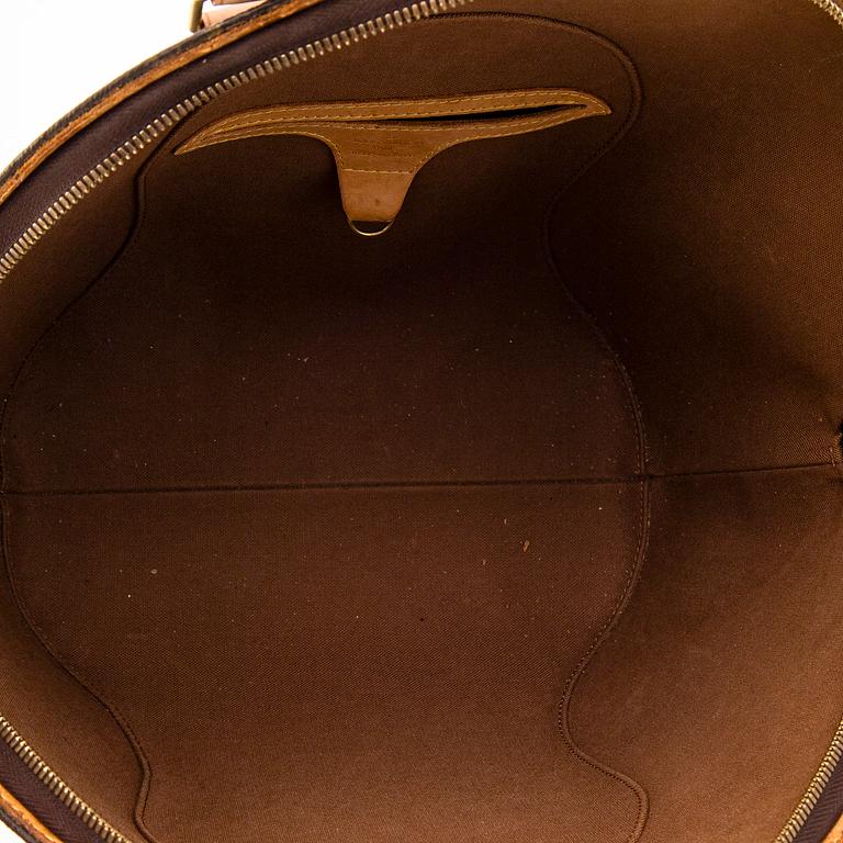 Louis Vuitton, a Monogram Canvas 'Ellipse' bag.