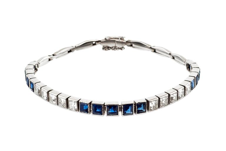 ARMBAND, fyrkantslipade diamanter 10 st. ca 3,5 ct H/VVS, safirer 15 st. ca 5,70 ct.