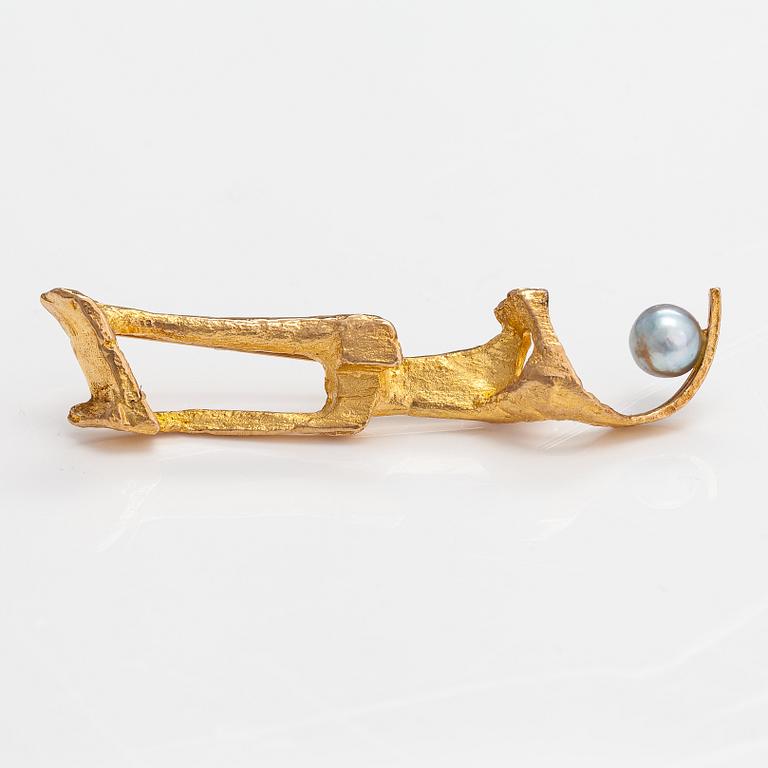 Björn Weckström, Brosch "Pulkka", 14K guld, odlad pärla. Lapponia 1970.