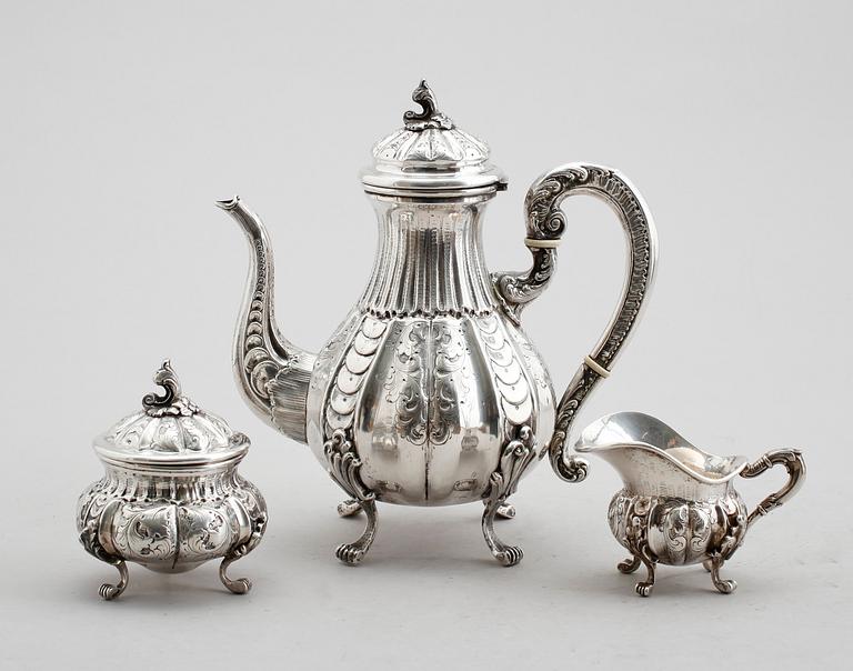 KAFFESERVIS, 3 delar, silver, svenska importstämplar. Vikt ca 1335 gram.