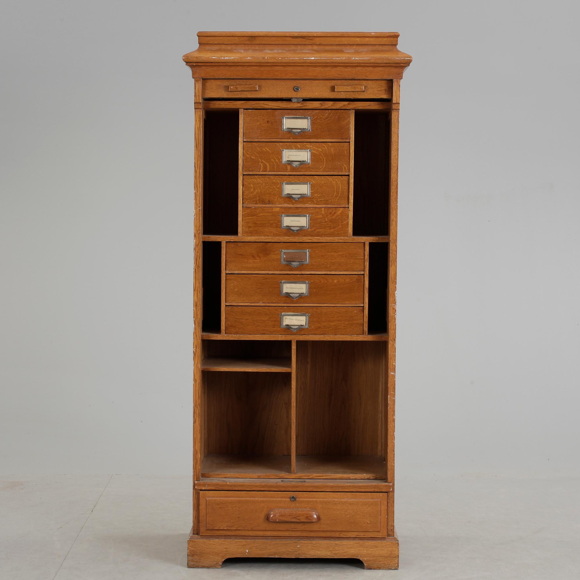 JALUSISKÅP, 1900-talets första hälft.