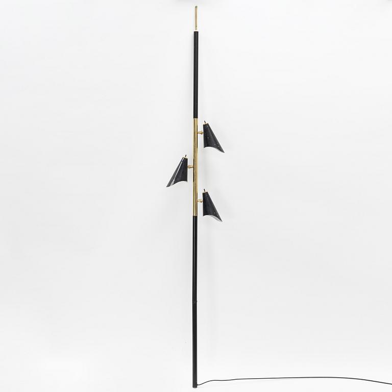 A mid 20th century floor lamp.
