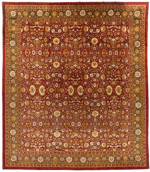 358. An antique Lahore carpet, northern India (todays Pakistan), approx. 463 x 404 cm.