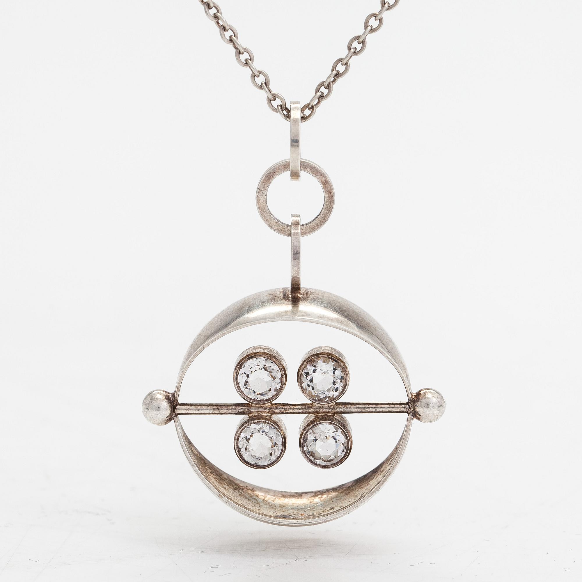 Elis Kauppi, Halsband, silver och bergskristall, Kupittaan Kulta, Åbo 1966.