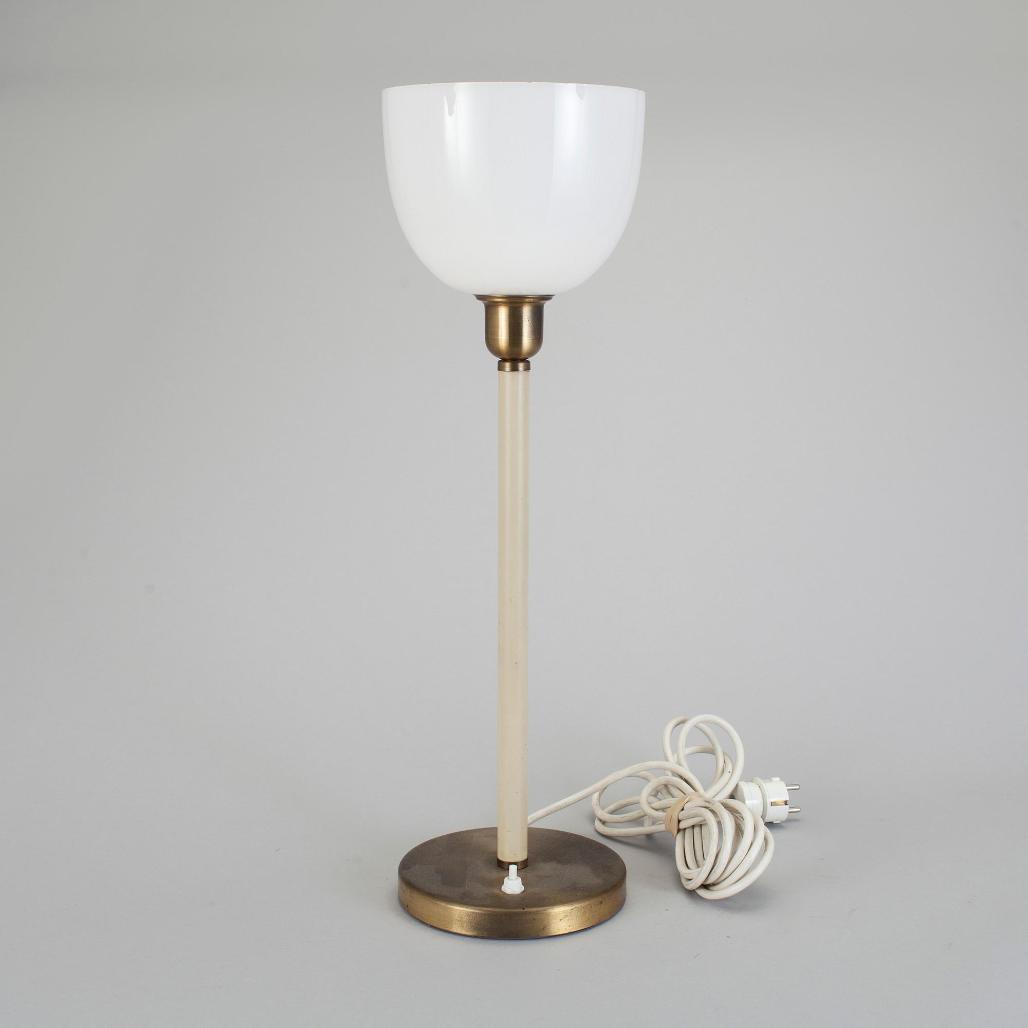 BORDSLAMPA, funkis, mässing, 1940-tal.