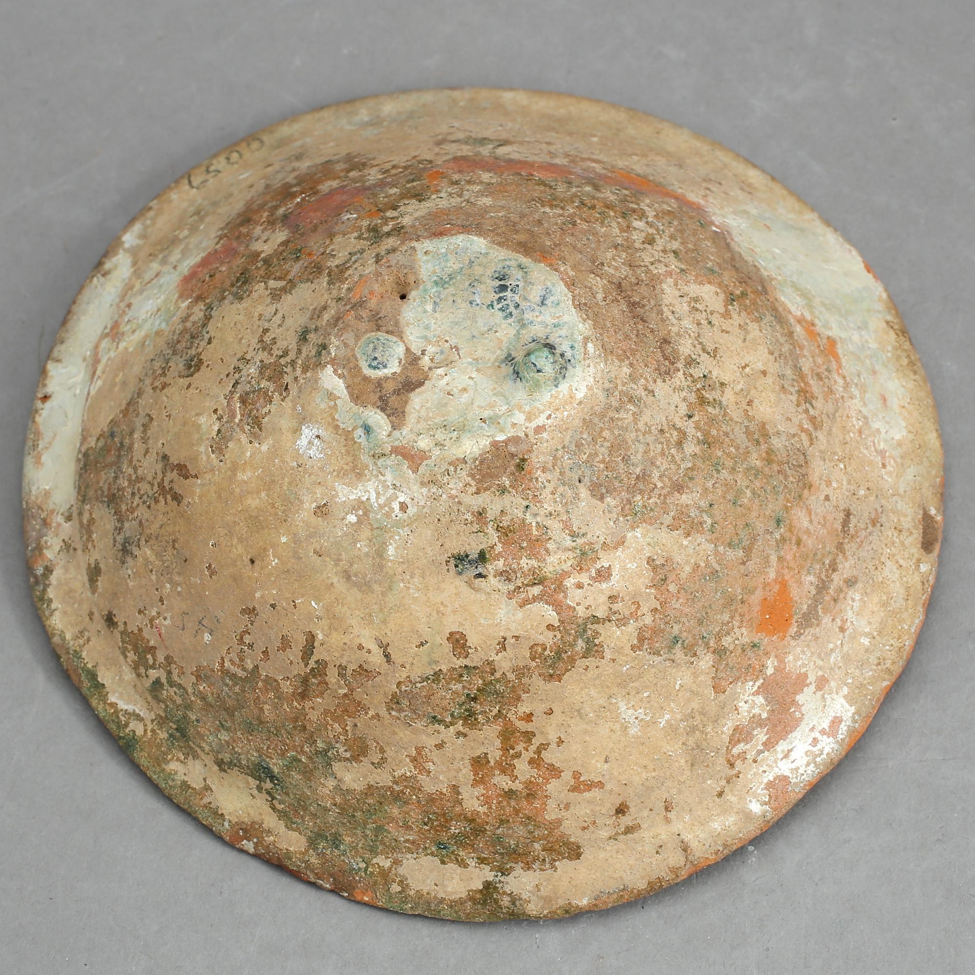 LOCK/SKÅL, keramik. Han dynastin (206 f.Kr-220 e. Kr).