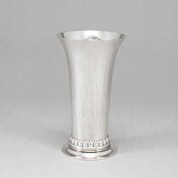 GEORG JENSEN, vas, silver. Danmark, 1919, med Svenska importstämplar.