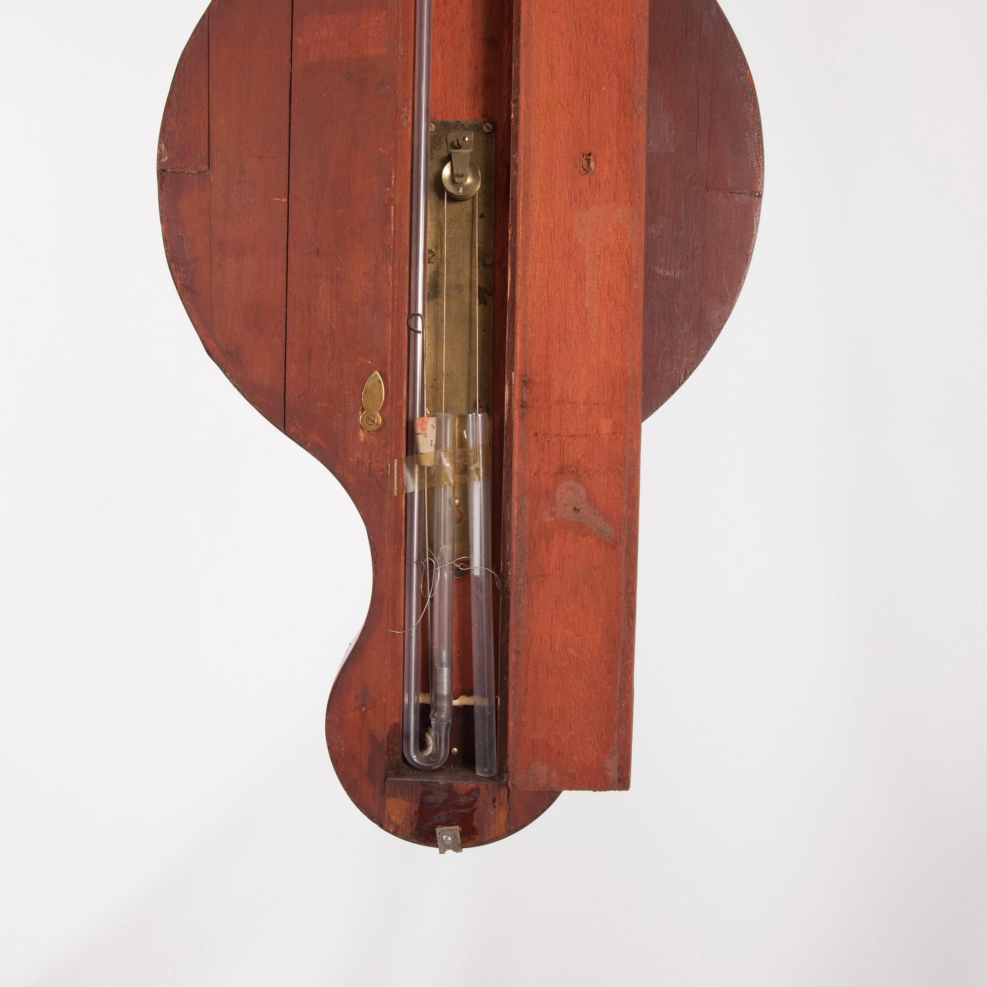 HJULBAROMETER, mahognyfanerad. 1800-talets början.