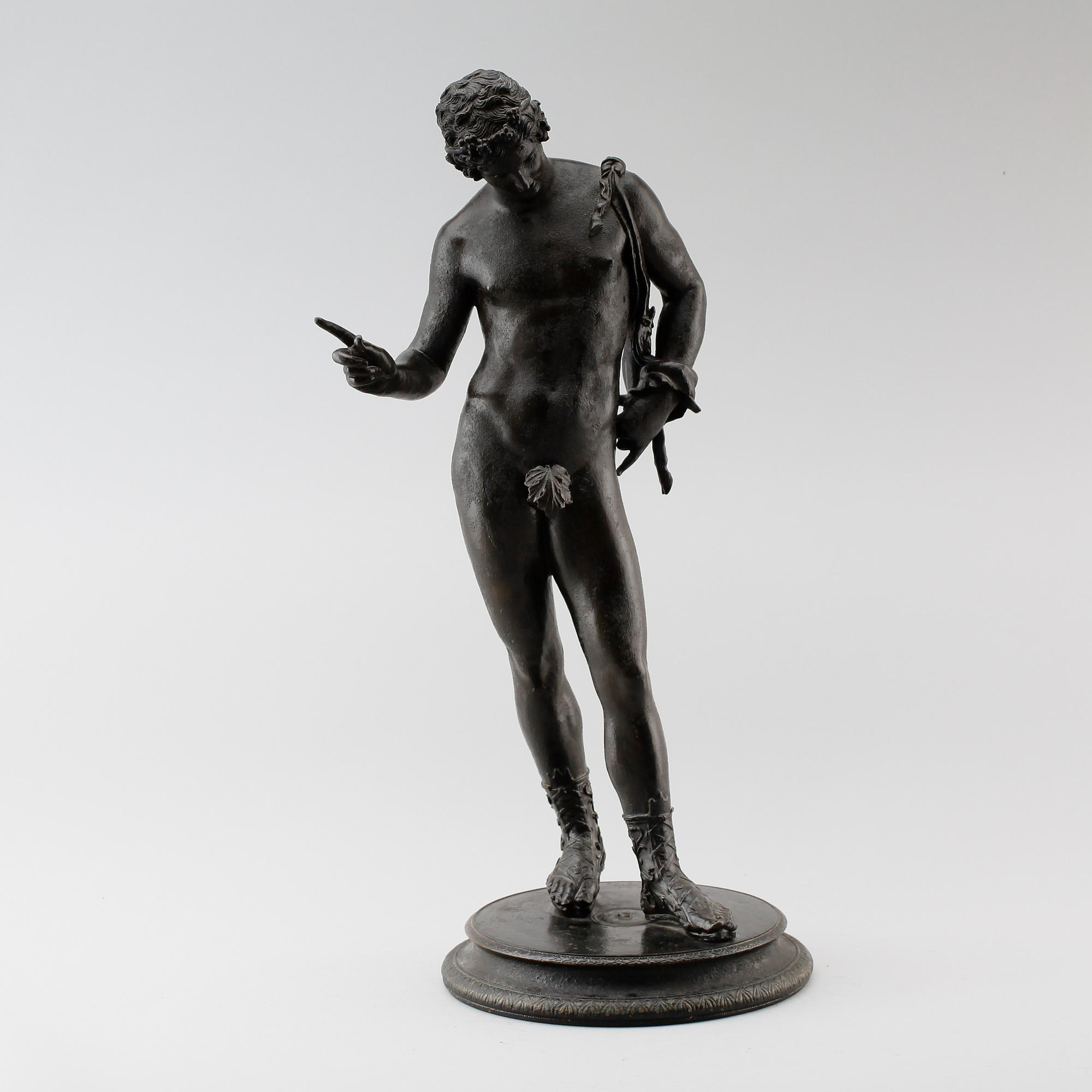 SKULPTUR, patinerad metall, märkt Fondeur Artistica Sommer, Capote Modello Sommer nr 26, 1900-talets första hälft.