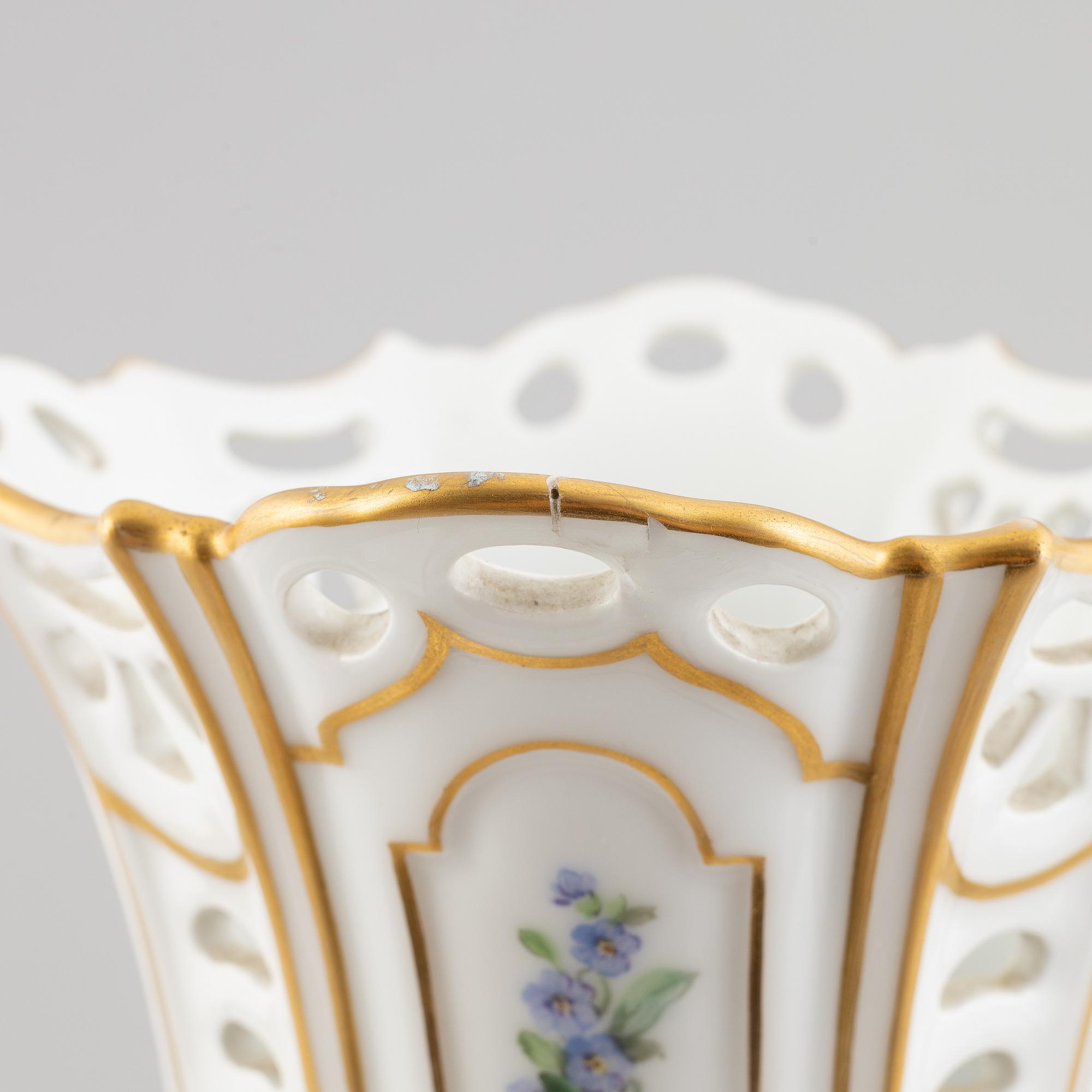 Royal Copenhagen, decorative vase, "Sachsisk Blomst", circa 1900.