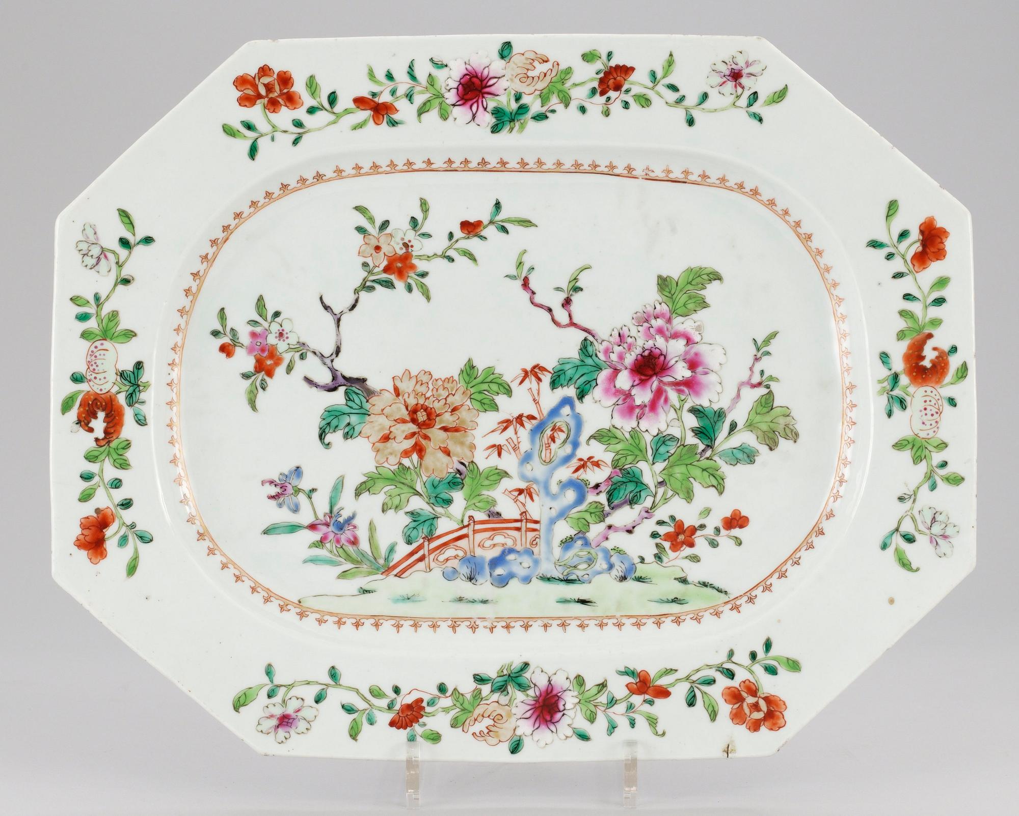 STEKFAT, porslin. Qing dynastin. Qianlong (1736-95).