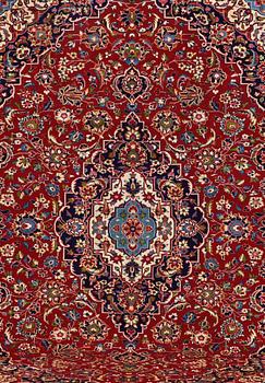 A CARPET, Kashan, ca 337 x 250 cm.