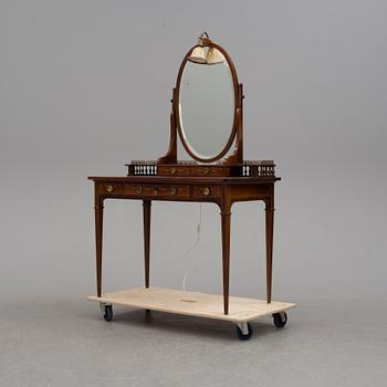 An early 20th century dressing table.