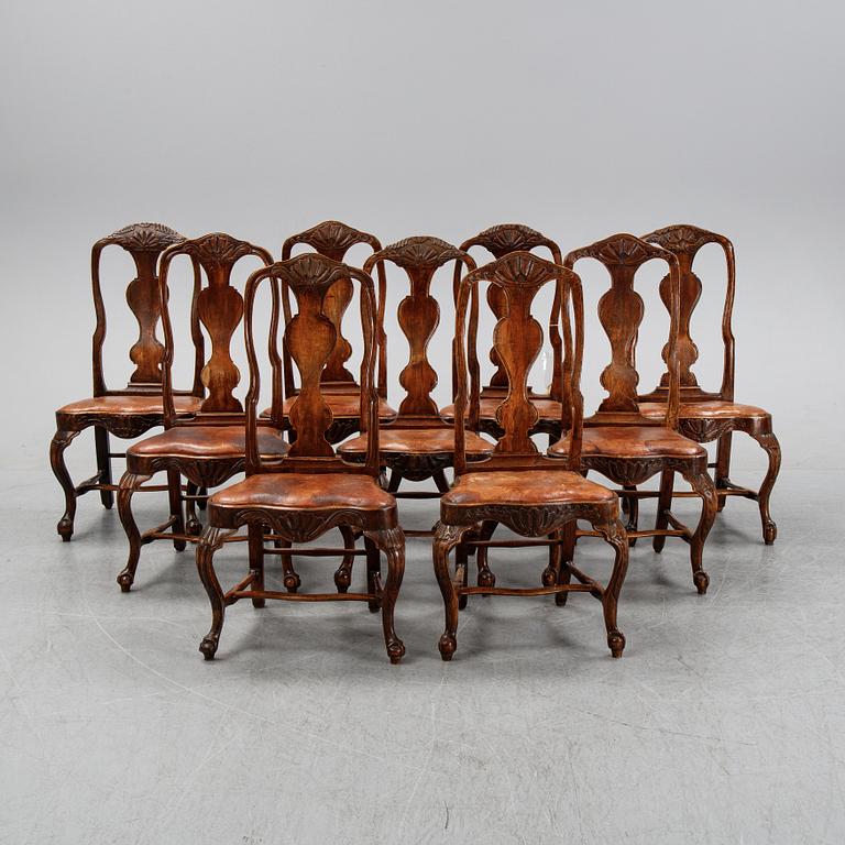 A set of nine English stained beech wood chairs, first half of the 18th Century.