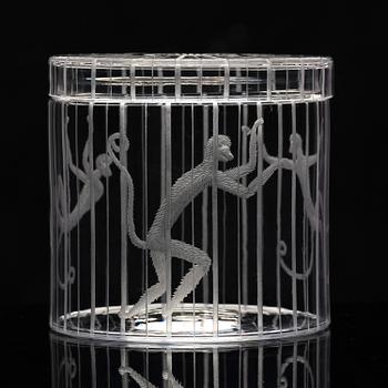 Edward Hald, an engraved lidded "Apburen" jar, Orrefors 1930.