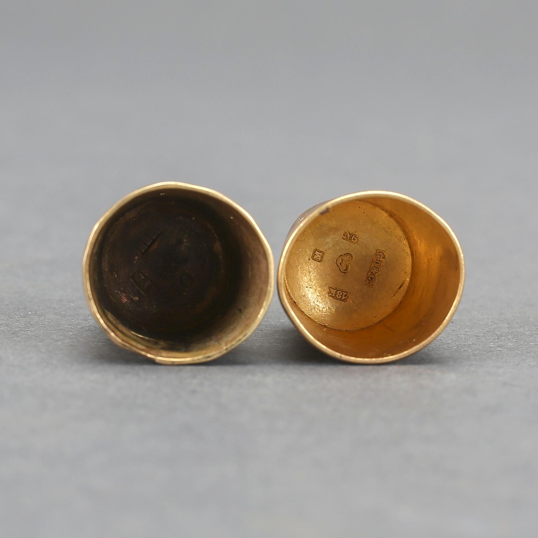 FINGERBORGAR, 2 st. 18k guld. Bl a Gustaf Dahlgren & Co, Malmö 1891. Tot ca 5,3 g.