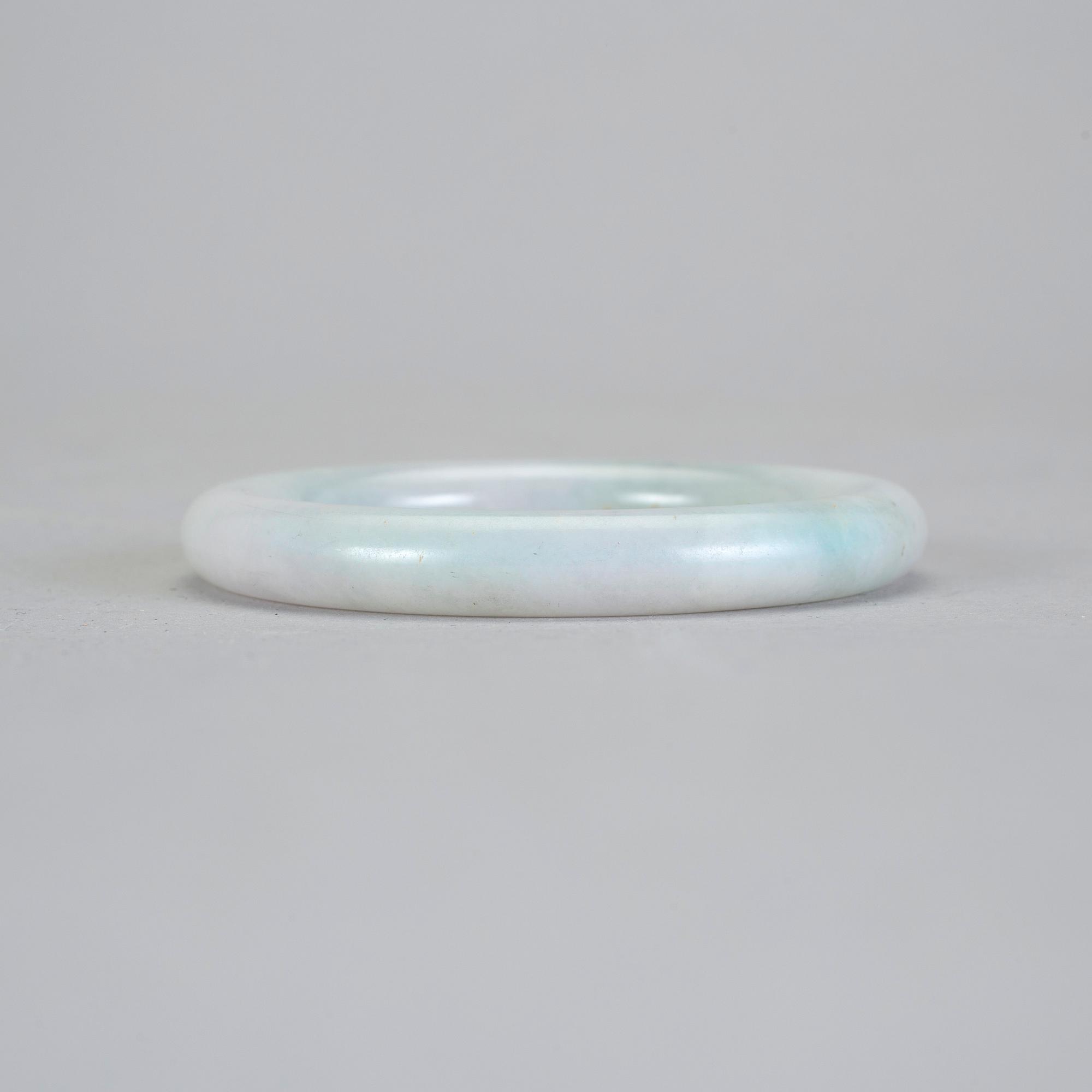 ARMRING, nefrit, troligen 1900-tal.