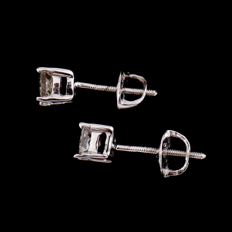 ÖRHÄNGEN, 1 par, 14 k vitguld med diamanter tot ca 0.70 ct.