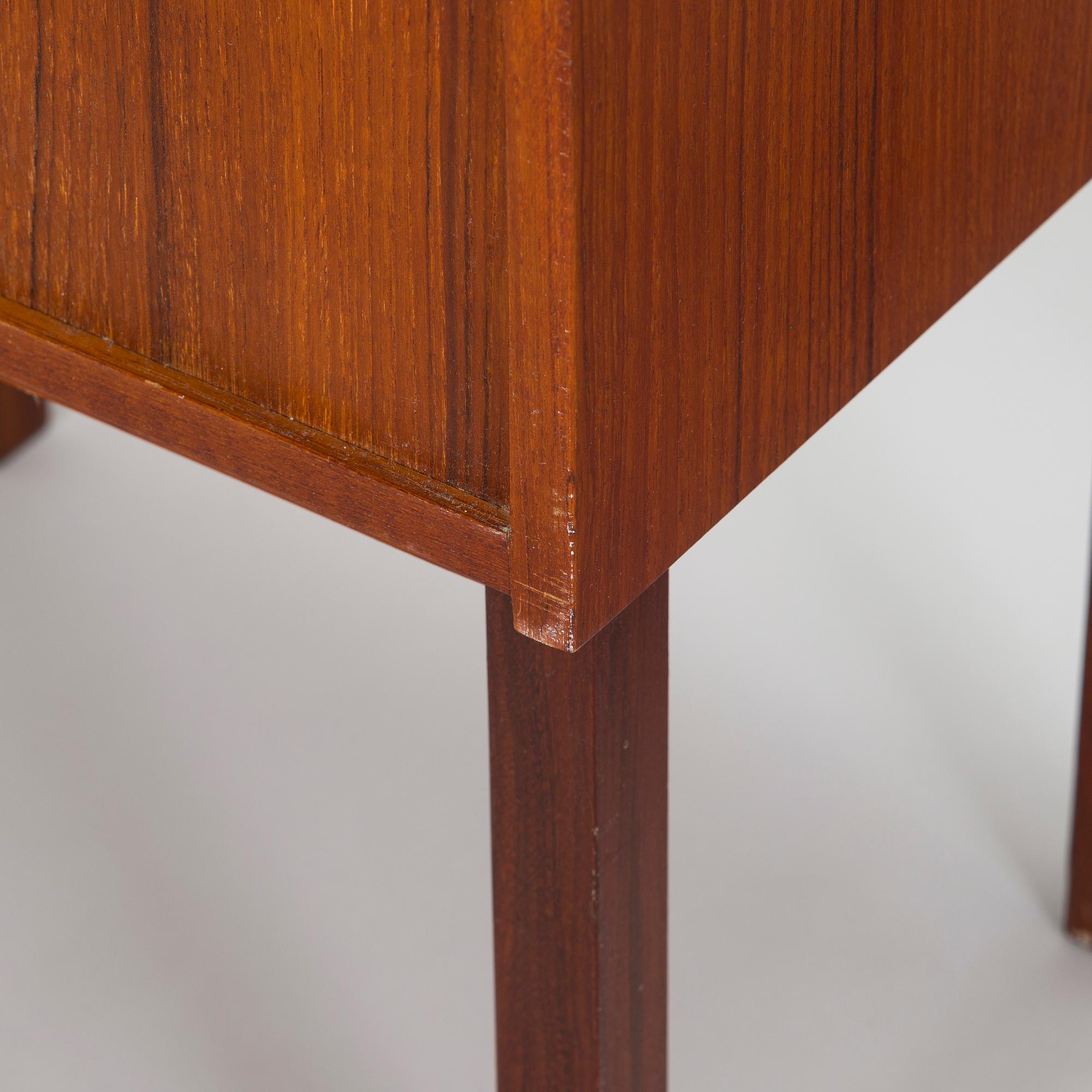 Sängbord, ett par, 1900-talets mitt.