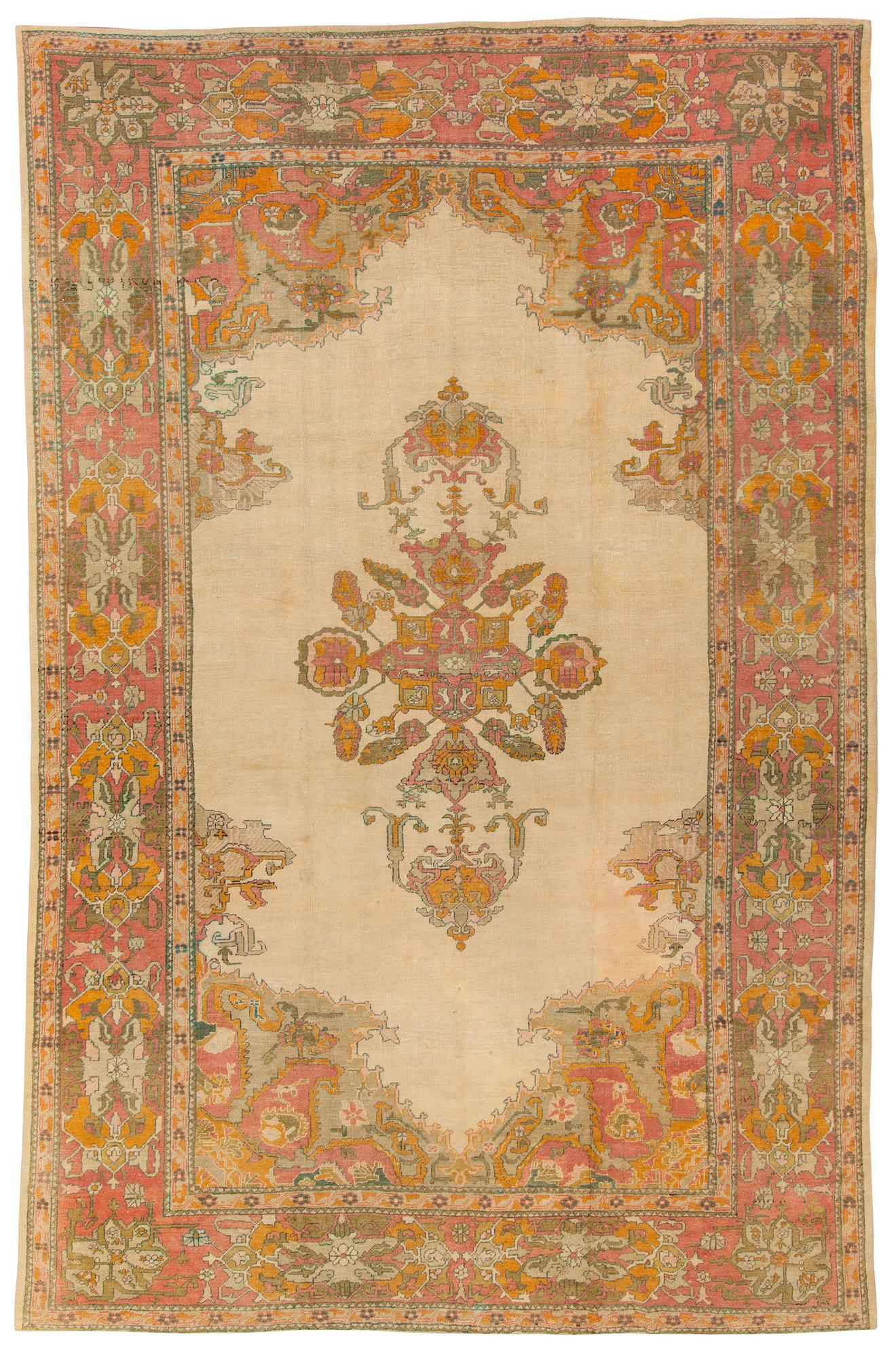 MATTA. Antique Ushak. 548 x 380,5 cm.