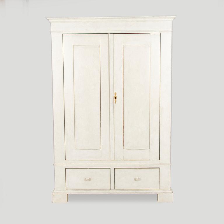 Klädskåp, 1900-tales första hälft.