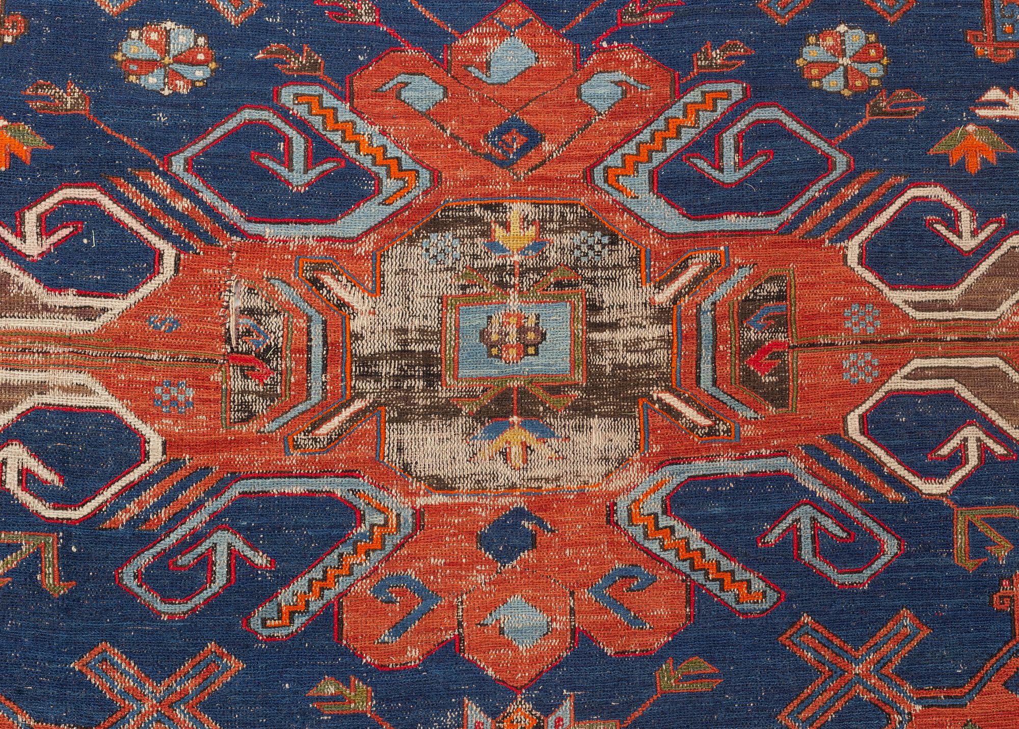 Matta, antik Soumak, Östra kaukasus, ca 372 x 275 cm,