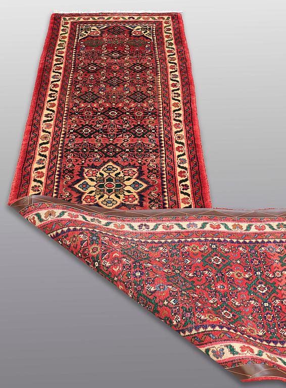 GALLERIMATTA, Hosenabad, ca 292 x 71 cm.