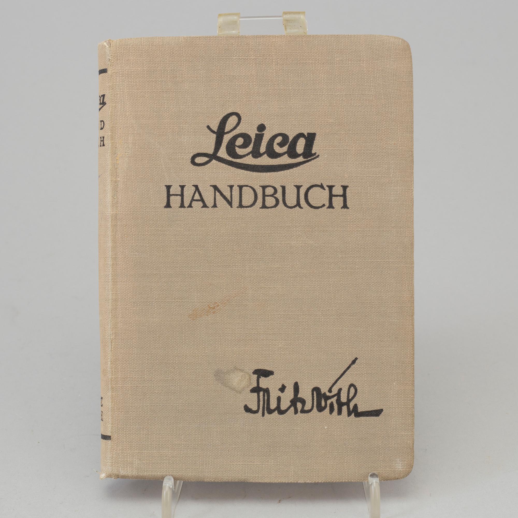 A Leica Leica IIIf no 527327 from 1951. With Elmar f=5 cm 1:3,5, Summarit f=5 cm 1:1,5 and more.