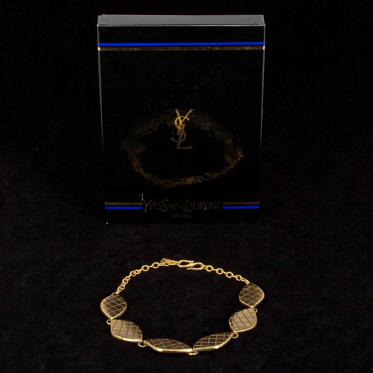 PUKUKORU, 3 osaa, Yves Saint Laurent.