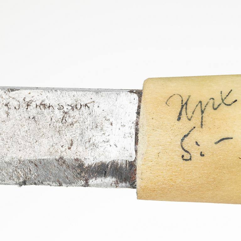 Nine half-horn knives, unidentified craftsman.