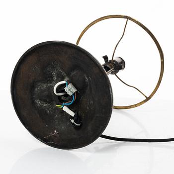 Evard Trulsson, bordslampa, brons med dekor av döskalle i foten, 1900-talets början.