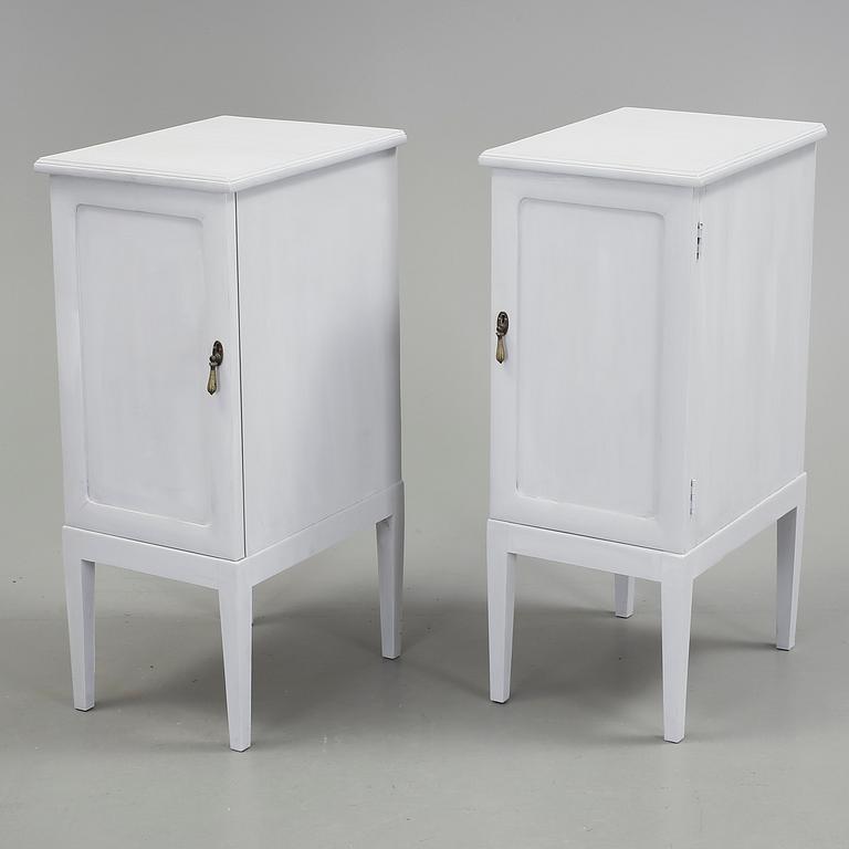 SÄNGBORD, ett par, 1920/30-tal.