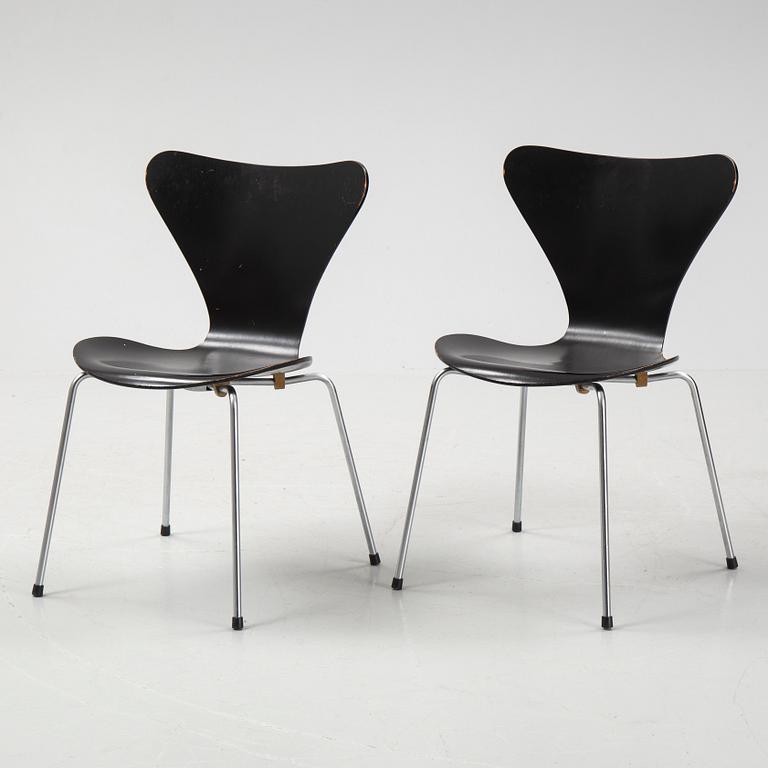 Arne Jacobsen, stolar, 7 st, "Sjuan", Fritz Hansen, Danmark, 1970-tal.