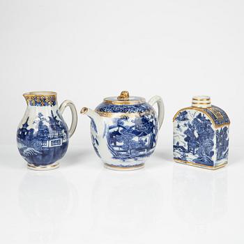 Seven pieces of blue and white Chinese porcelain, Qing Dynasty, Qianlong and Kangxi and a Transition dish, 17th Century.