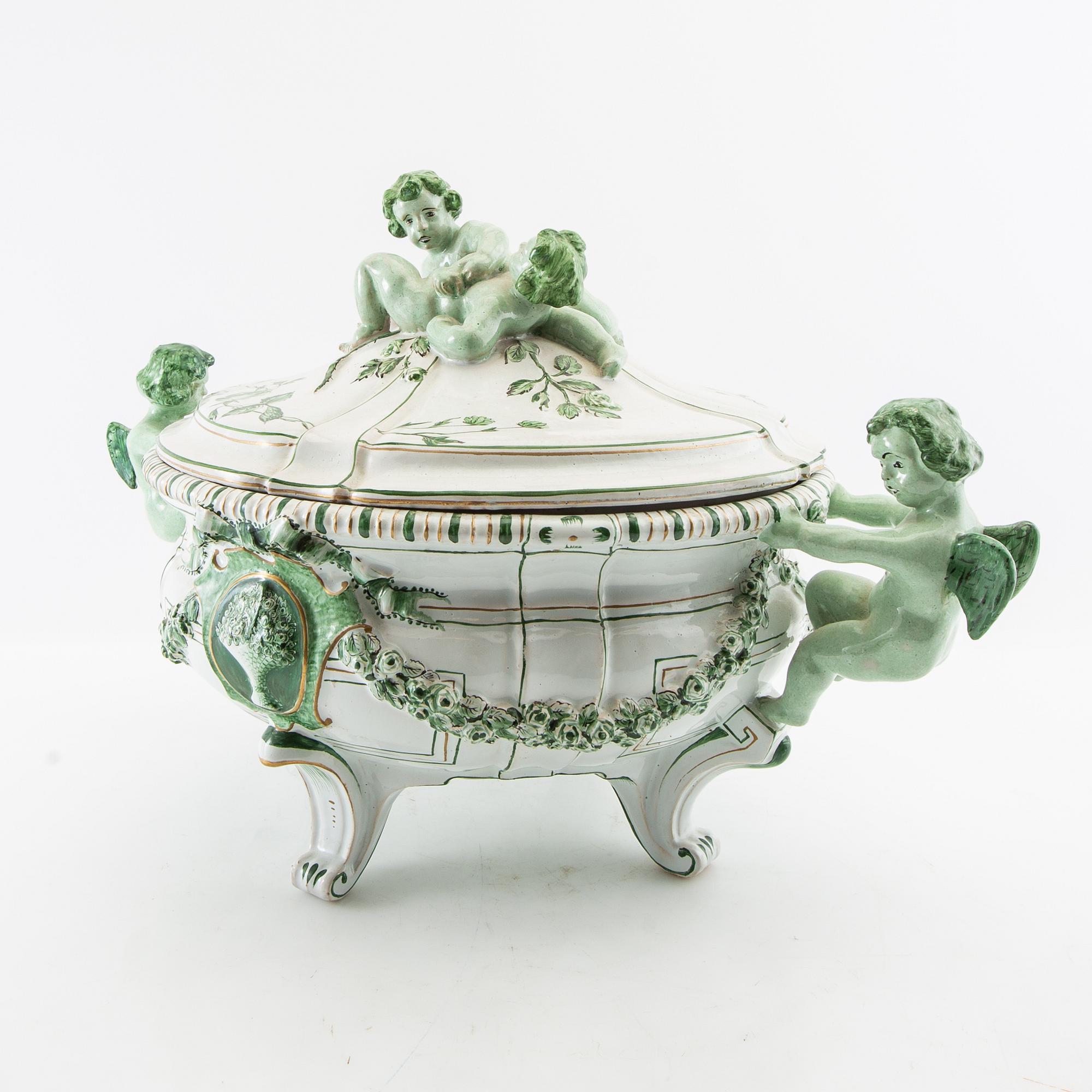 Terrin med lock och fat Louis XV-stil 1900-talets första hälft.