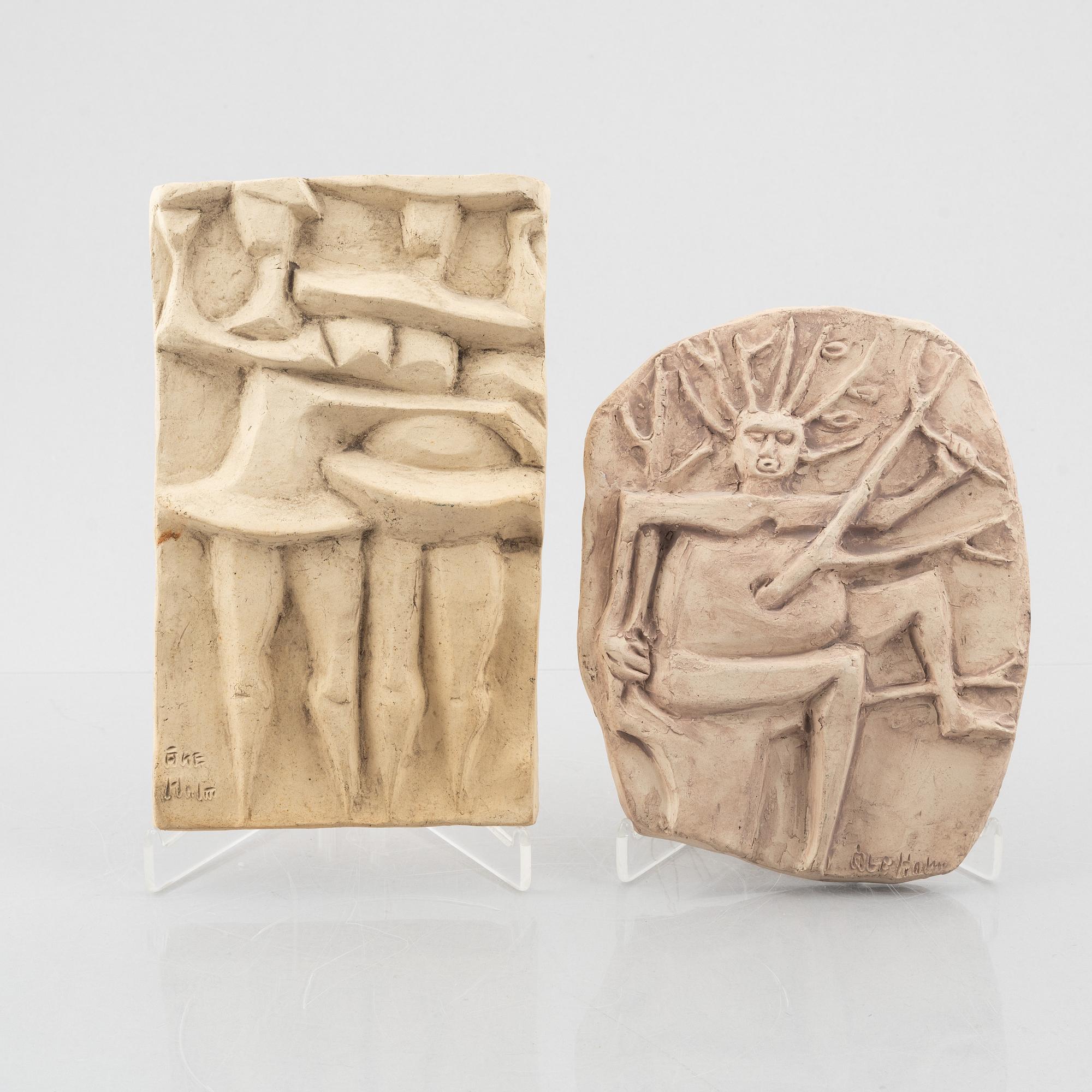 Åke Holm, väggplaketter, ett par, terracotta, signerade.