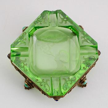 ASKFAT, grönt glas, sannolikt Heinrich Hoffman, 1900-talets första hälft.