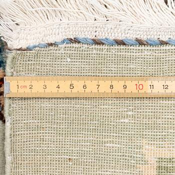 Matta, Keshan, ca 370 x 270 cm.