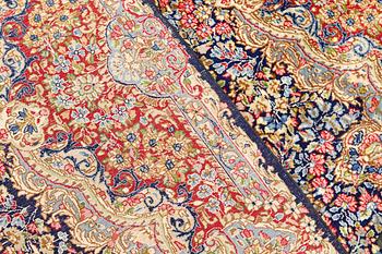 Carpet, Kirman lavash millefiore, 386 x 303 cm.