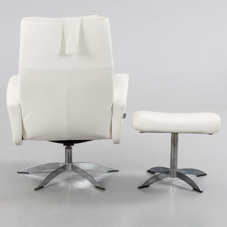 A HJORT KNUDSEN "OPUS" SWIVEL CHAIR. 21TH CENTURY.